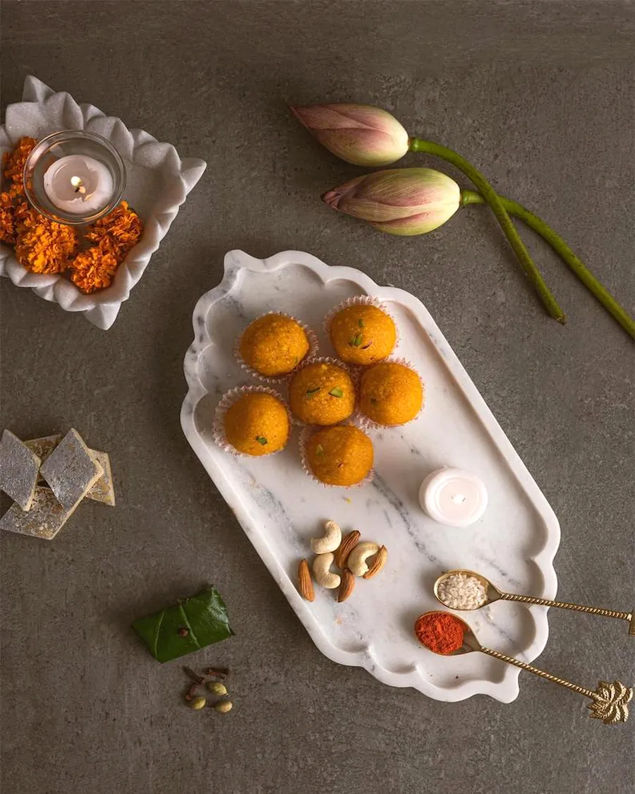 Scalloped Edge Serving Platter